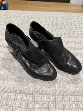Women’s Black Leather Slip-On Mules with Side Buckle